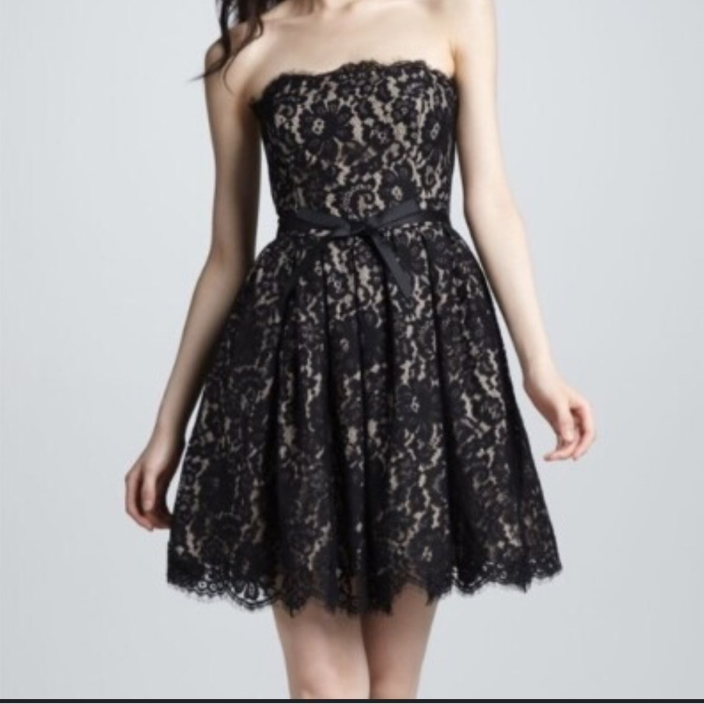 Neiman Marcus Robert Rodriguez Target Strapless Black Lace Fit and Flare Size 8.